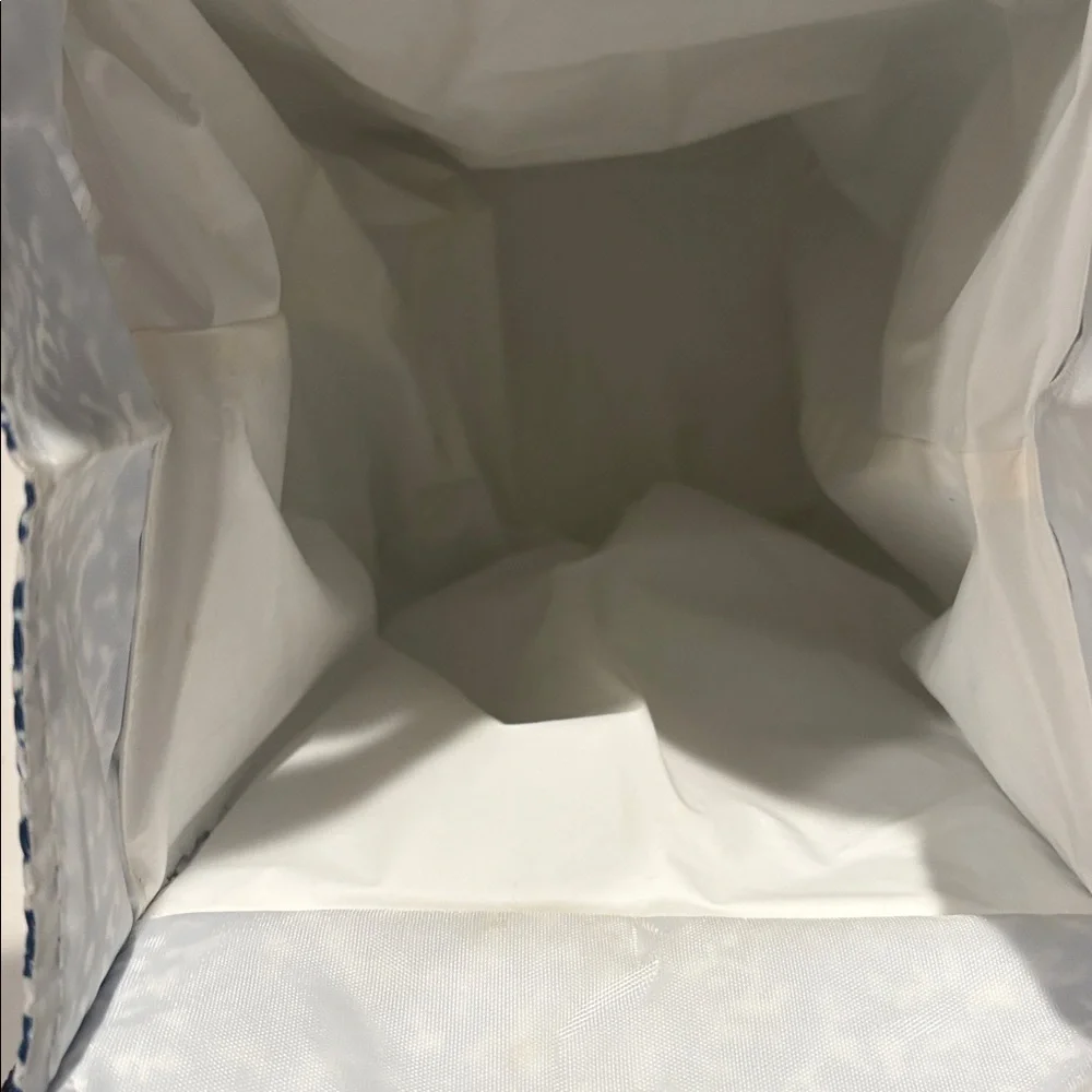 Scout - Doggie Bag vertical Lunch Bag. Small Cooler. Blue and White.